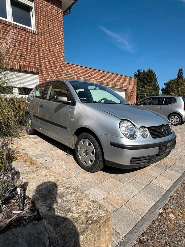 Silber Gebraucht 2003 VW Polo Kleinwagen | 500 € (Superpreis) - Bild 1/4