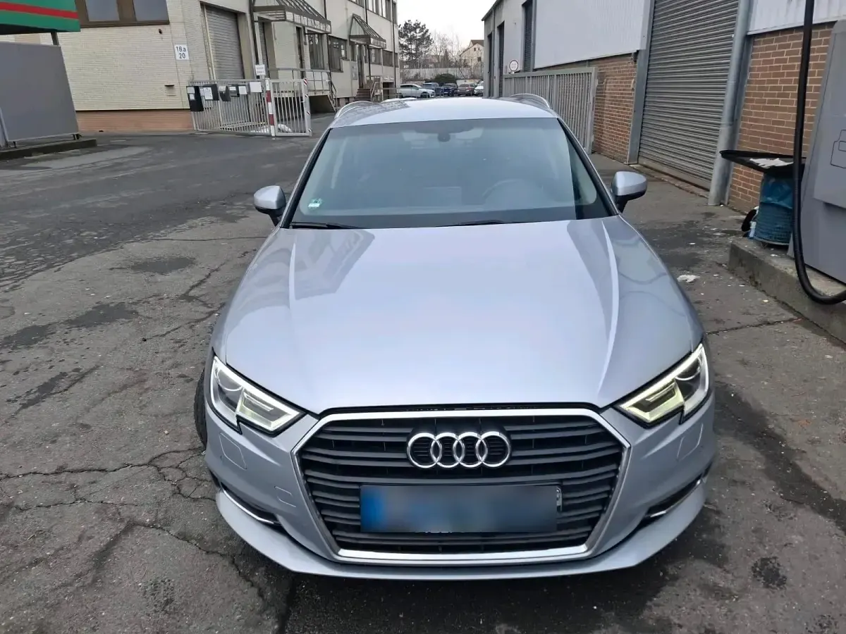 Gebraucht Audi A3 121 PS (88 kW) 2018 Grau Limousine