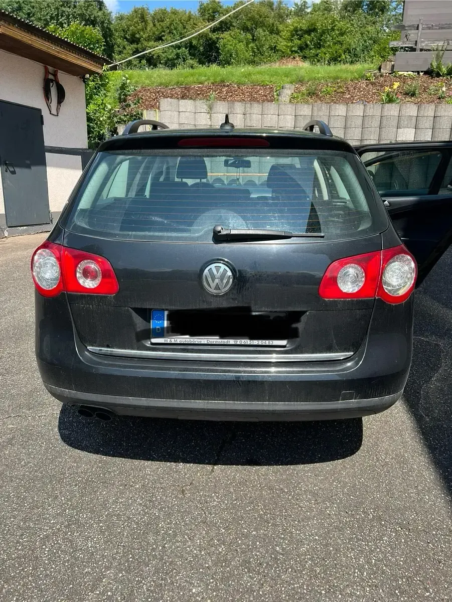 Gebraucht VW Passat 110 PS (80 kW) 2010 Schwarz Kombi