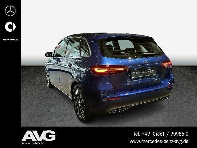 Gebraucht Mercedes B250 Progressive 224 PS (164 kW) 2024 Lack spektralblau Van / Kleinbus