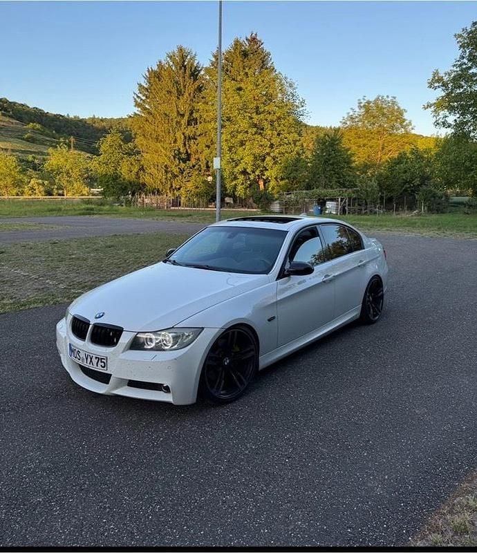 Weiß Gebraucht 2008 BMW 325 M Sport Limousine | 7.500 € (Etwas zu teuer) - Bild 1/4