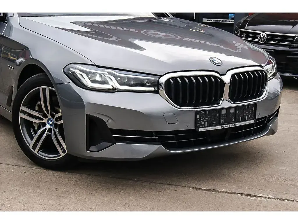 Używany BMW 530e 184 KM (135 kW) 2022 Szary Kombi
