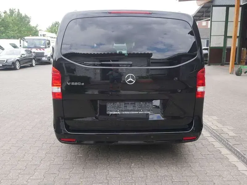 Gebraucht Mercedes V220 Edition 163 PS (119 kW) 2023 Schwarz Van / Kleinbus