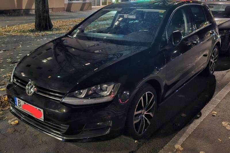 Schwarz Gebraucht 2016 VW Golf VII LOUNGE Limousine | 14.950 € - Bild 1/4
