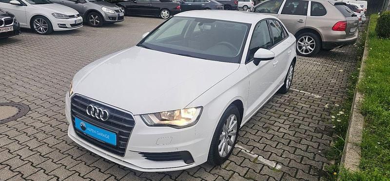 Weiß Gebraucht 2016 Audi A3 Attraction Limousine | 15.999 € (Fairer Preis) - Bild 1/4