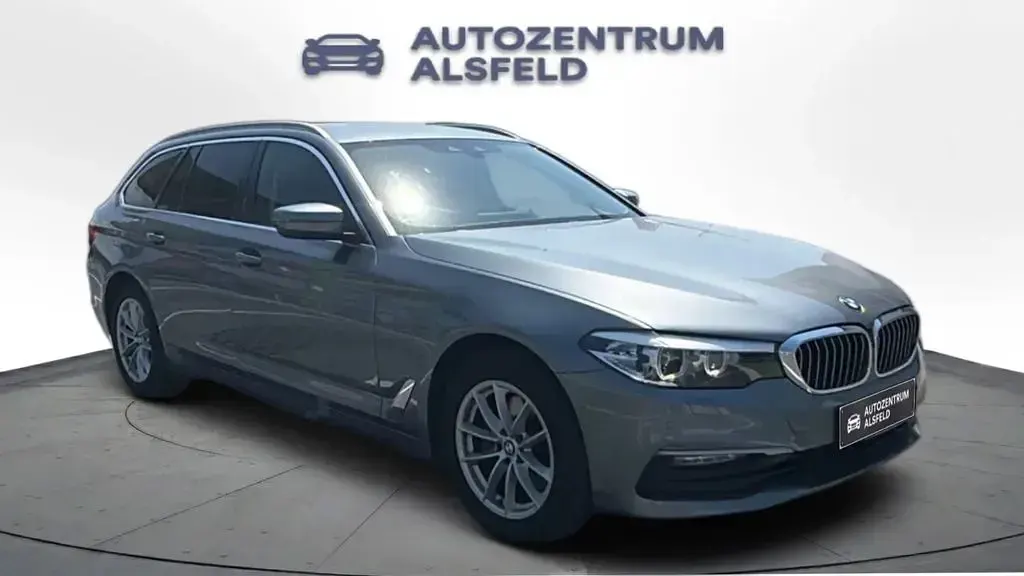 Gebraucht BMW 520 190 PS (139 kW) 2019 Blau Kombi
