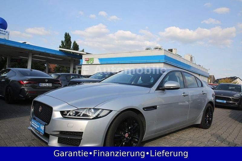 Silber Gebraucht 2016 Jaguar XE Prestige Limousine | 12.999 € (Fairer Preis) - Bild 1/4