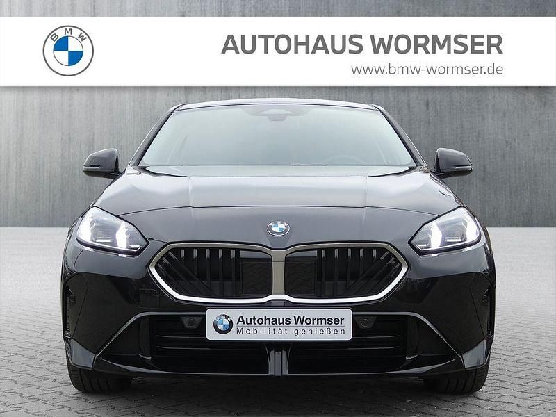 Neu BMW 118 Efficient Dynamics 150 PS (110 kW) 2025 Black sapphire Kleinwagen