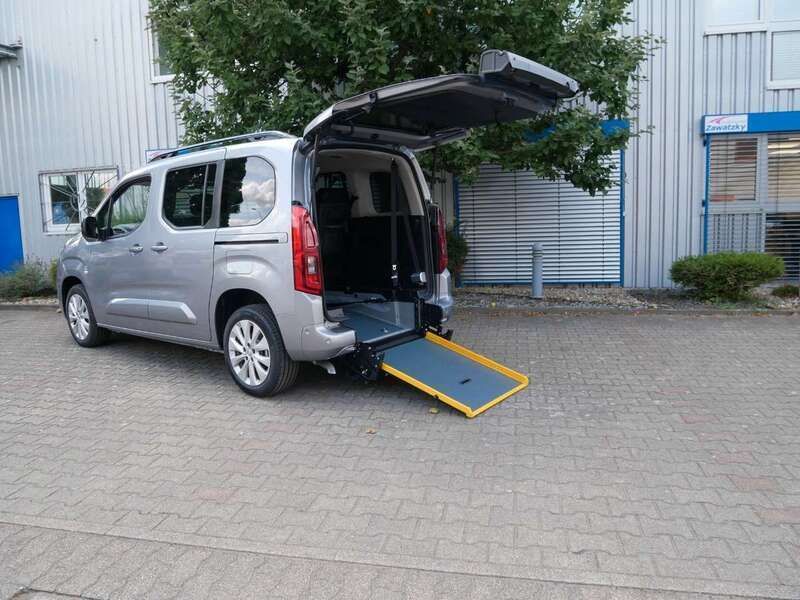 Kontrast grau metallic Neu 2024 Opel Combo Life Van / Kleinbus | 39.990 € - Bild 1/4