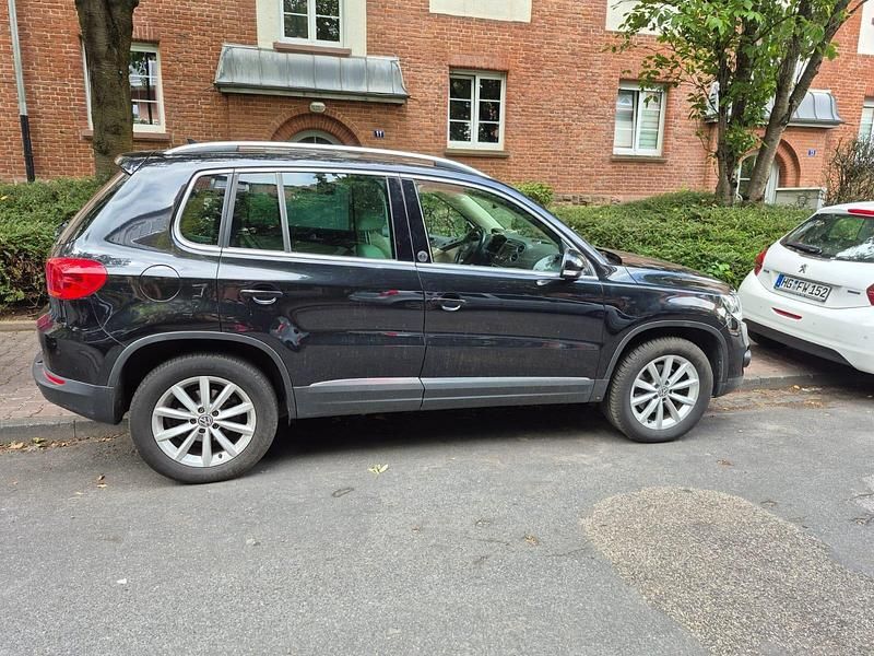 Schwarz Gebraucht 2017 VW Tiguan SUV | 15.000 € (Superpreis) - Bild 1/4