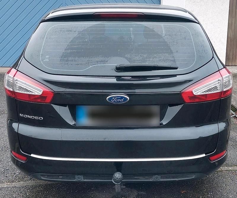 Gebraucht Ford Mondeo 163 PS (119 kW) 2013 Schwarz Kombi