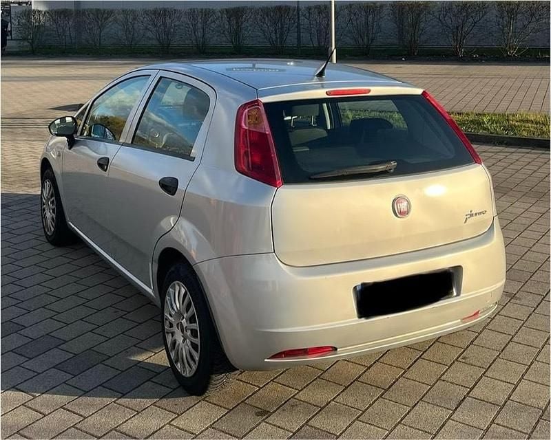 Gebraucht Fiat Punto 69 PS (50 kW) 2011 Silber Kleinwagen