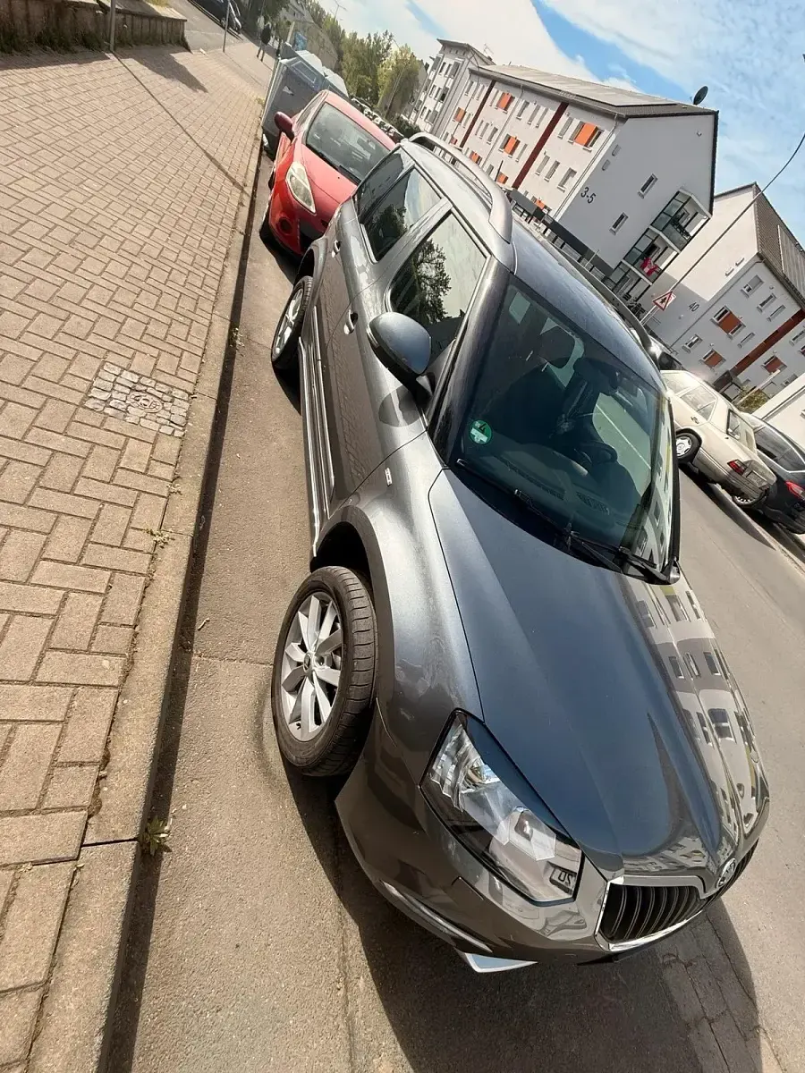 Gebraucht Skoda Yeti 110 PS (80 kW) 2017 Grau SUV