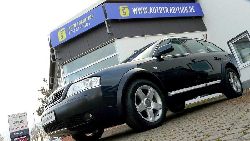 Blau Gebraucht 2003 Audi A6 Allroad Kombi | 7.990 € - Bild 1/4