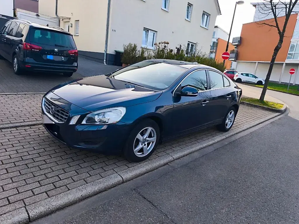 Gebraucht Volvo S60 136 PS (100 kW) 2012 Blau Limousine