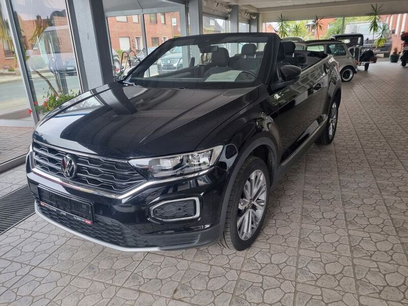 Schwarz Gebraucht 2021 VW T-Roc Cabriolet Style Cabrio | 20.650 € (Etwas zu teuer) - Bild 1/4