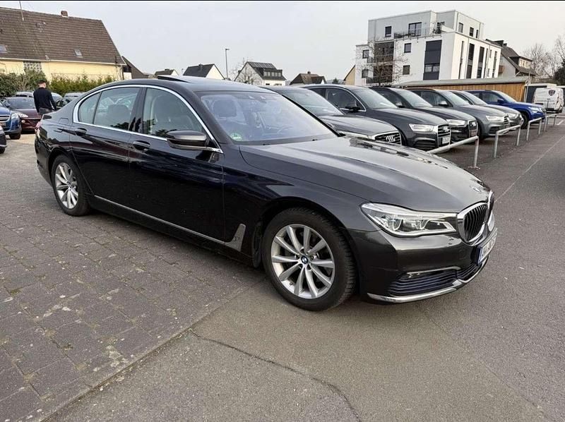 Gebraucht BMW 730 Executive 265 PS (194 kW) 2016 Grau Limousine