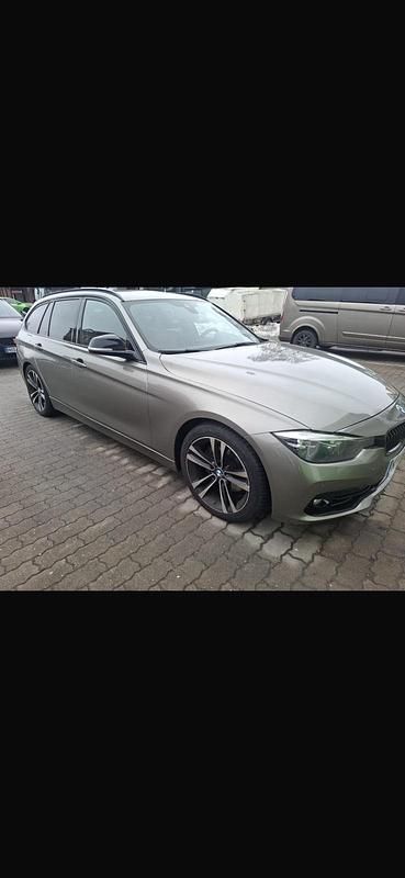 Gebraucht BMW 330 190 PS (139 kW) 2019 Grau Kombi