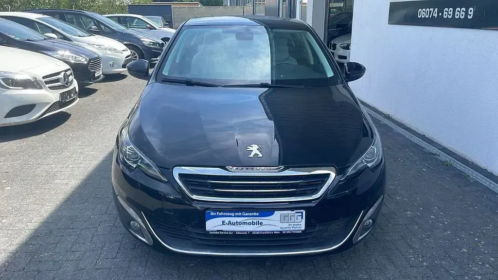 Gebraucht Peugeot 308 Allure 125 PS (91 kW) 2014 Schwarz Limousine
