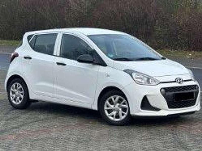Polar white / sol Gebraucht 2017 Hyundai i10 Classic Kleinwagen | 5.700 € (Fairer Preis) - Bild 1/4