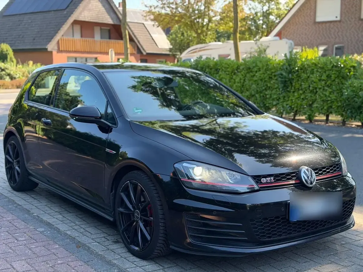 Gebraucht VW Golf VII GTI 220 PS (161 kW) 2015 Schwarz Limousine