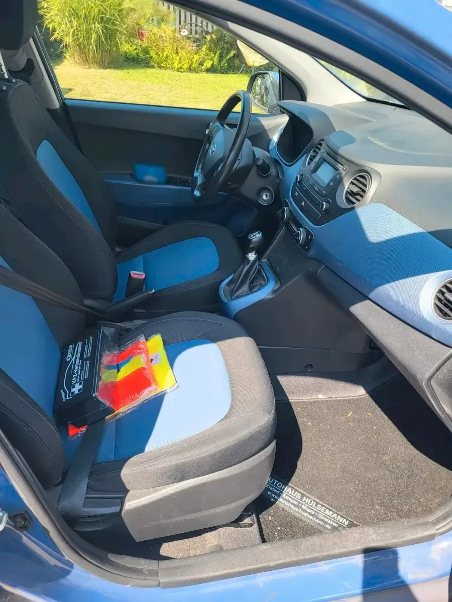 Gebraucht Hyundai i10 Style 67 PS (49 kW) 2016 Blau Kleinwagen