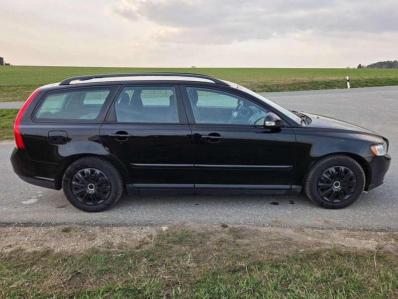 Gebraucht Volvo V50 125 PS (91 kW) 2010 Schwarz Kombi