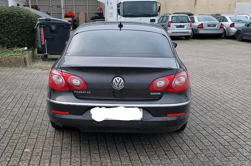 Gebraucht VW Passat 140 PS (102 kW) 2011 Limousine