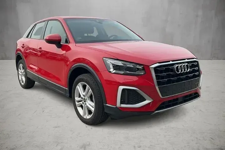 Gebraucht Audi Q2 Advanced Plus 150 PS (110 kW) 2024 Rot SUV