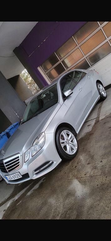 Gebraucht Mercedes E350 Avantgarde 306 PS (225 kW) 2012 Silber Limousine