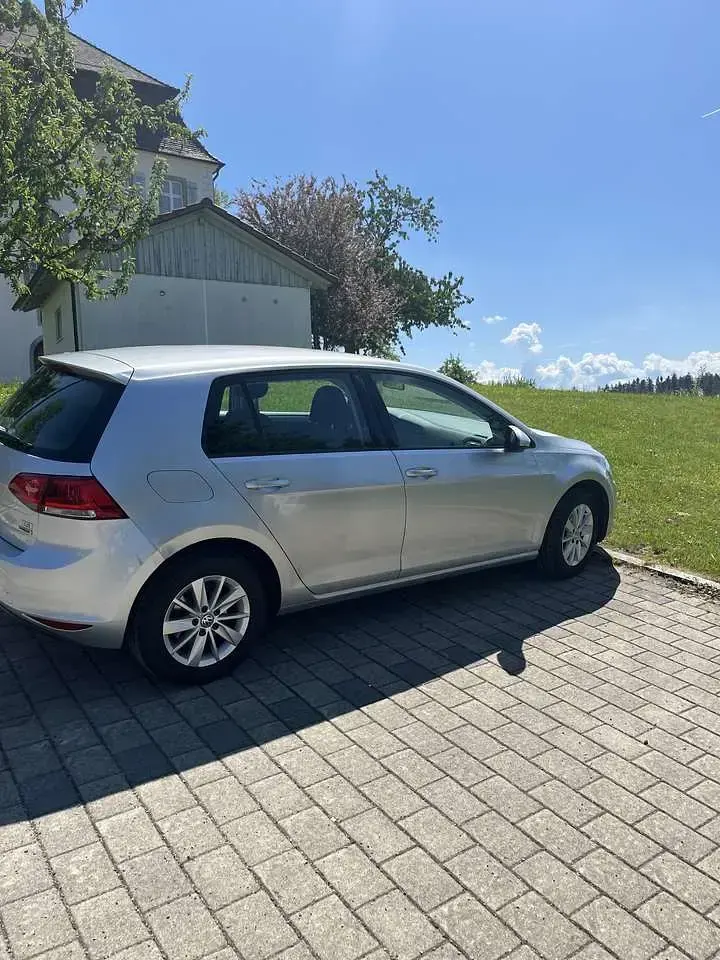 Gebraucht VW Golf VII Trendline 110 PS (80 kW) 2015 Kleinwagen