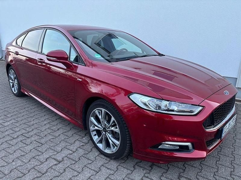 Gebraucht Ford Mondeo ST-Line 241 PS (177 kW) 2018 Rot Limousine