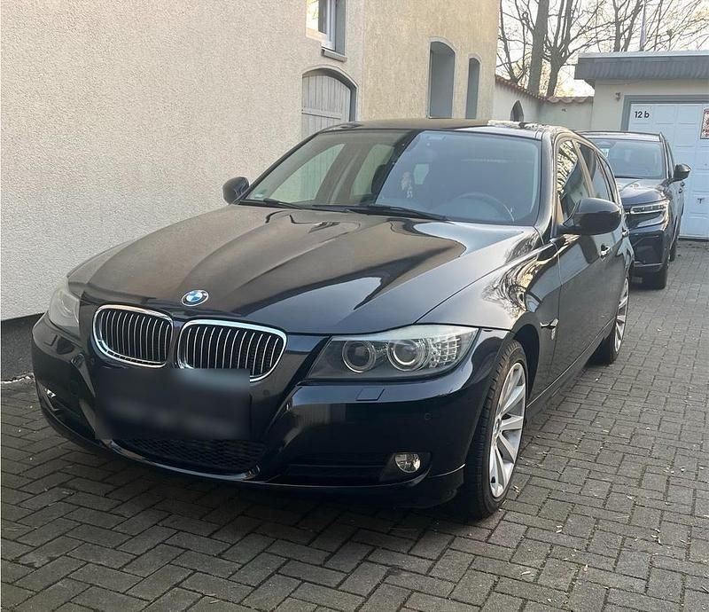 Gebraucht BMW 325 204 PS (150 kW) 2010 Schwarz Kombi