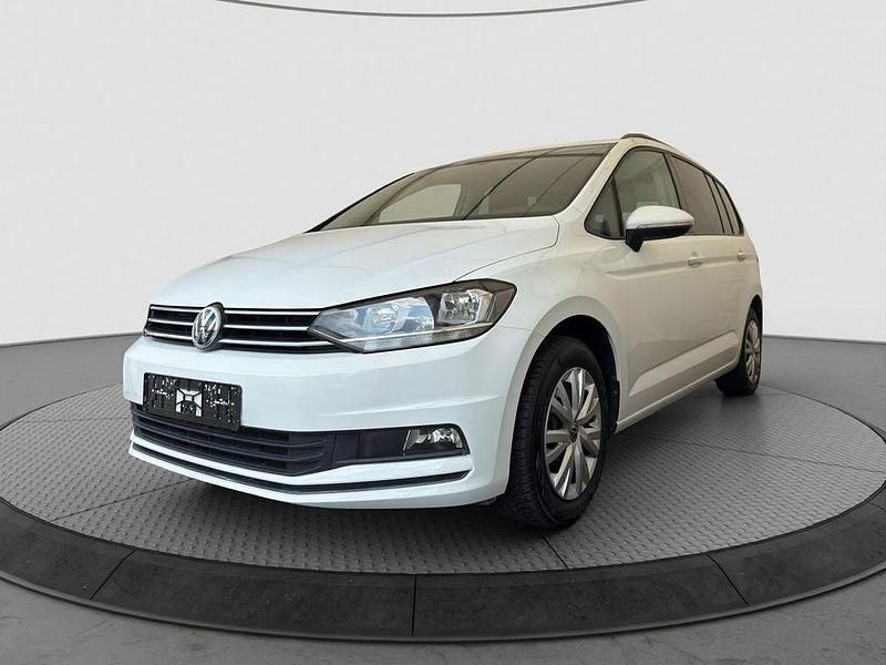 Weiß Gebraucht 2020 VW Touran Comfortline Van / Kleinbus | 19.980 € (Superpreis) - Bild 1/4