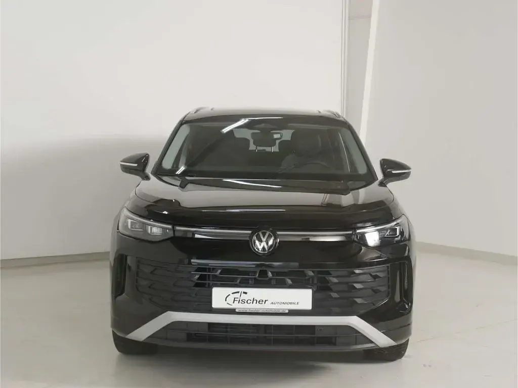 Gebraucht VW Tayron Life 150 PS (110 kW) 2025 Grenadillschwarz metallic SUV