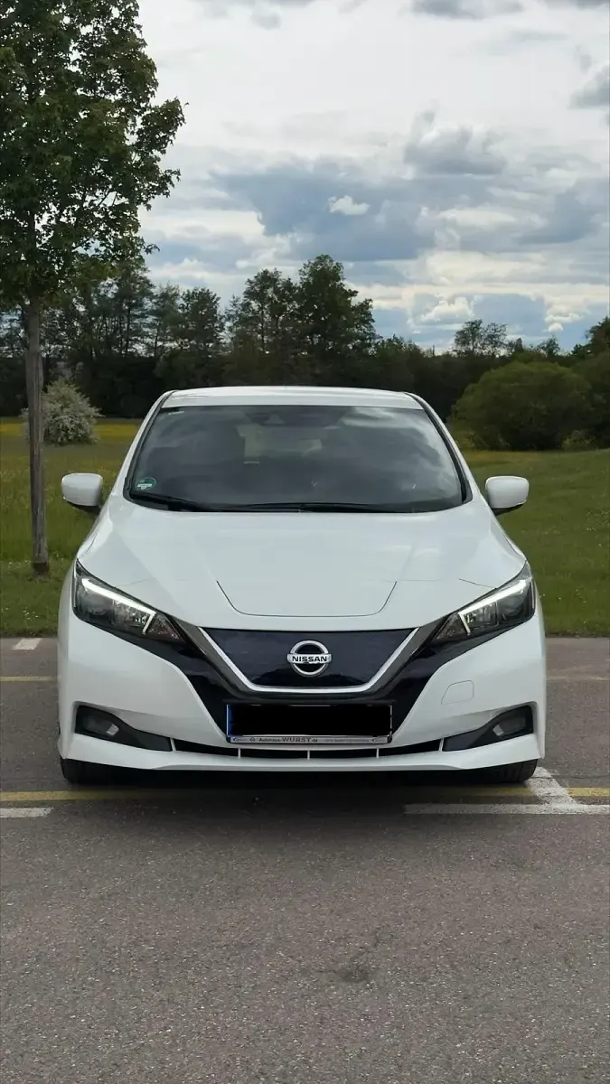 Gebraucht Nissan Leaf 110 kW (150 PS) 2022 Weiß Kleinwagen
