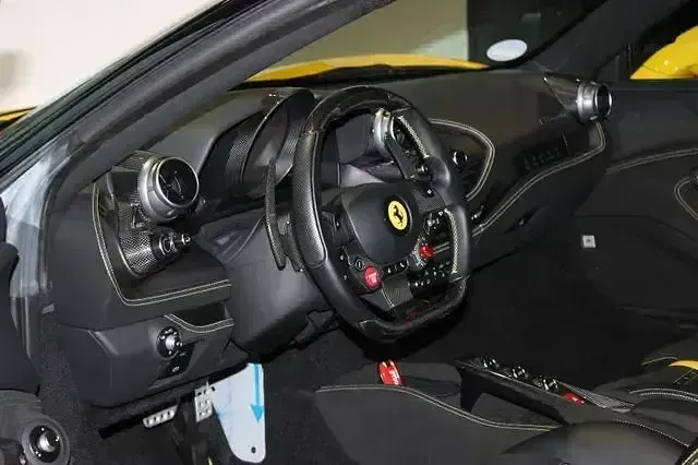 Gebraucht Ferrari F8 721 PS (530 kW) 2022 Gelb Coupé