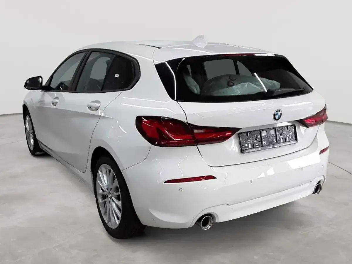 Gebraucht BMW 120 Advantage 190 PS (139 kW) 2023 Alpinweiß Kleinwagen