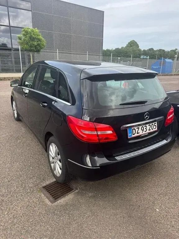 Gebraucht Mercedes B180 109 PS (80 kW) 2013 Kleinwagen