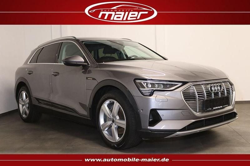 Grau Gebraucht 2022 Audi e-tron Advanced SUV | 28.700 € (Superpreis) - Bild 1/4