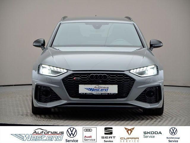 Nardograu (metallic) Gebraucht 2021 Audi RS4 Sport Kombi | 57.960 € (Teuer) - Bild 1/4