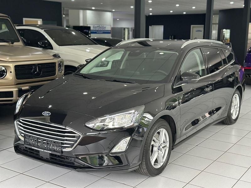 Schwarz Gebraucht 2022 Ford Focus Cool & Connect Kombi | 14.990 € (Superpreis) - Bild 1/4