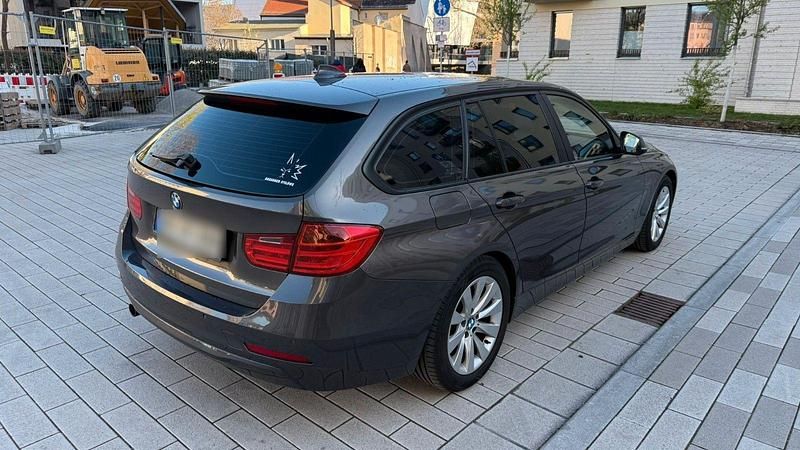 Gebraucht BMW 318 143 PS (105 kW) 2013 Braun Kombi