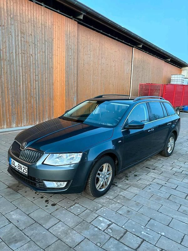 Gebraucht Skoda Octavia 110 PS (80 kW) 2015 Grau Kleinwagen