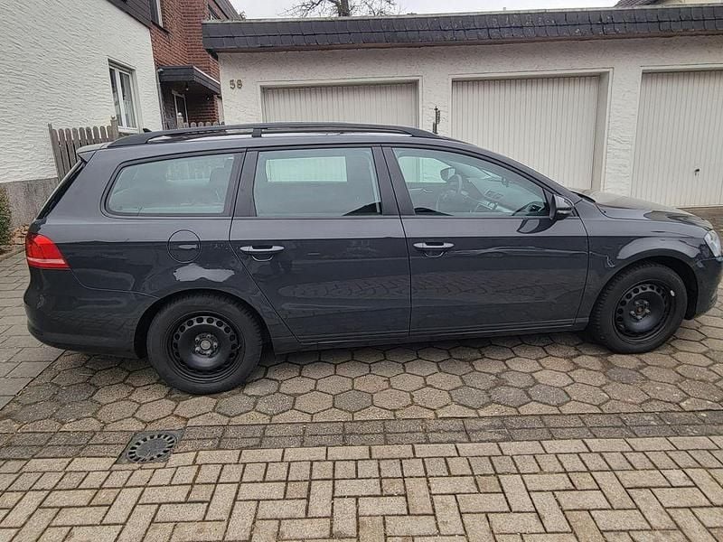 Gebraucht VW Passat Trendline 122 PS (89 kW) 2014 Grau Kombi