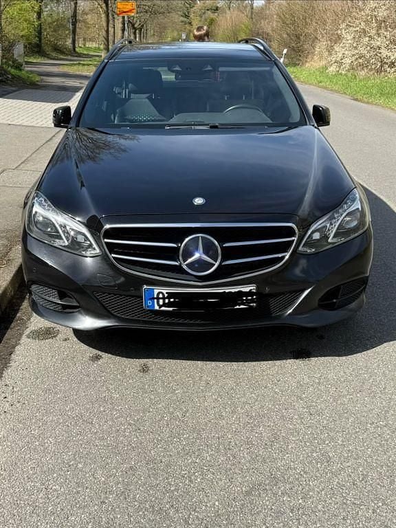 Gebraucht Mercedes E300 231 PS (169 kW) 2015 Schwarz Limousine