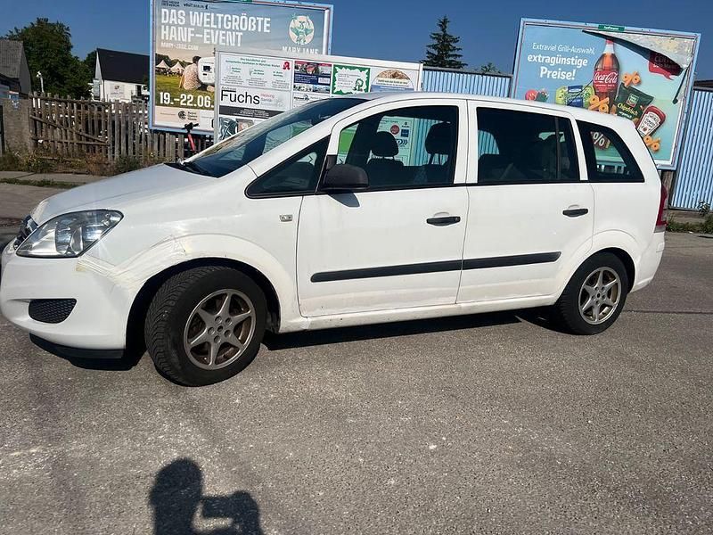 Gebraucht Opel Zafira 116 PS (85 kW) 2009 Weiß Van / Kleinbus
