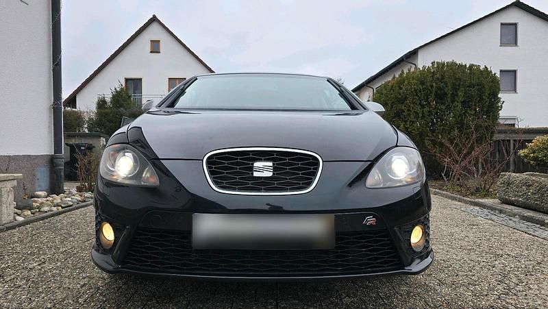 Usado Seat Leon FR 211 HP (155 kW) 2012 Preto Sedan