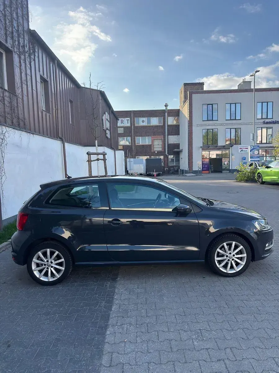 Gebraucht VW Polo Highline 110 PS (80 kW) 2015 Grau Kleinwagen