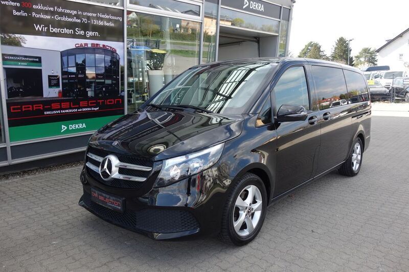 Obsidianschwarz Gebraucht 2021 Mercedes V250 Edition Van / Kleinbus | 40.800 € (Guter Preis) - Bild 1/4